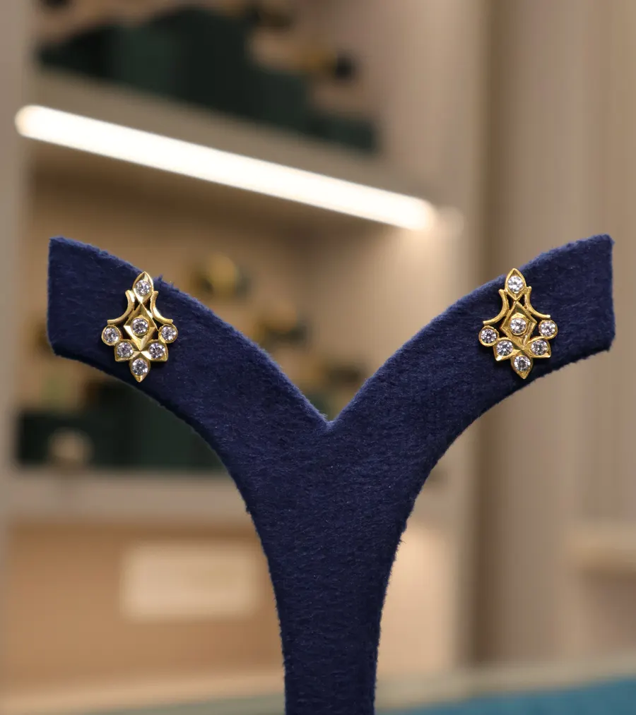 Stone-set gold studs